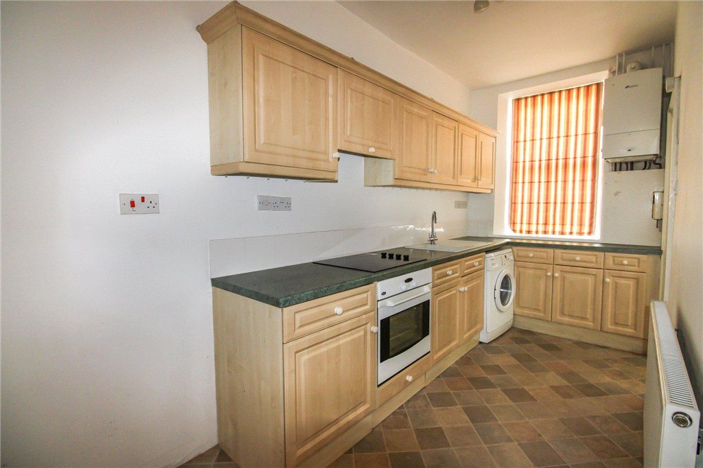 Property photo 3 of 7 Kitchen