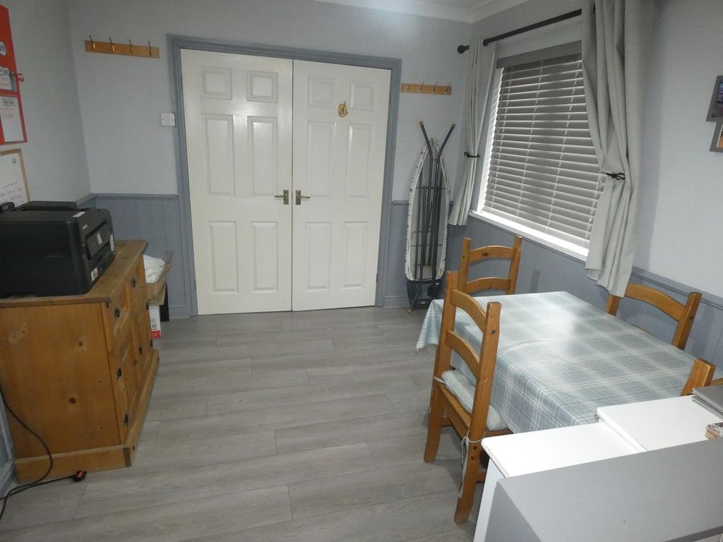 Property photo 3 of 16 Dining Room