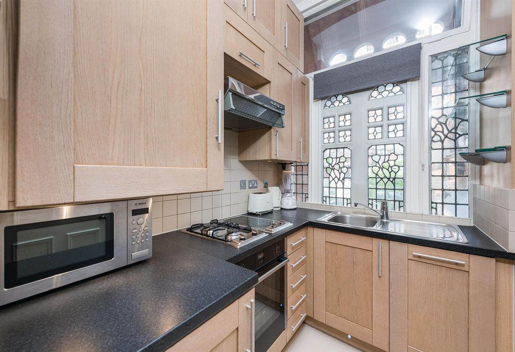 Property photo 3 of 11 Bolton Gardens 34-35-5-2. Low Res.Jpg