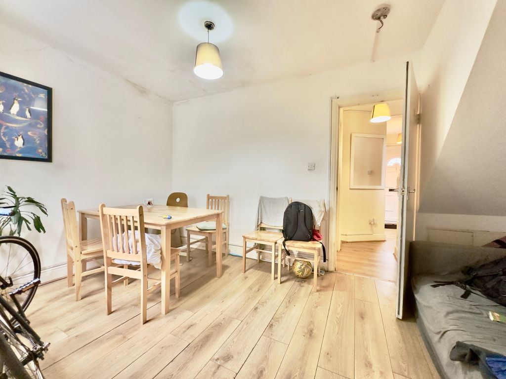 Property photo 2 of 15 Gallery