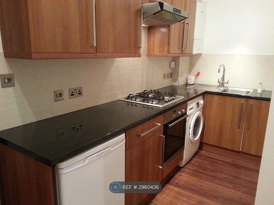 Property photo 3 of 6 Kitchen
