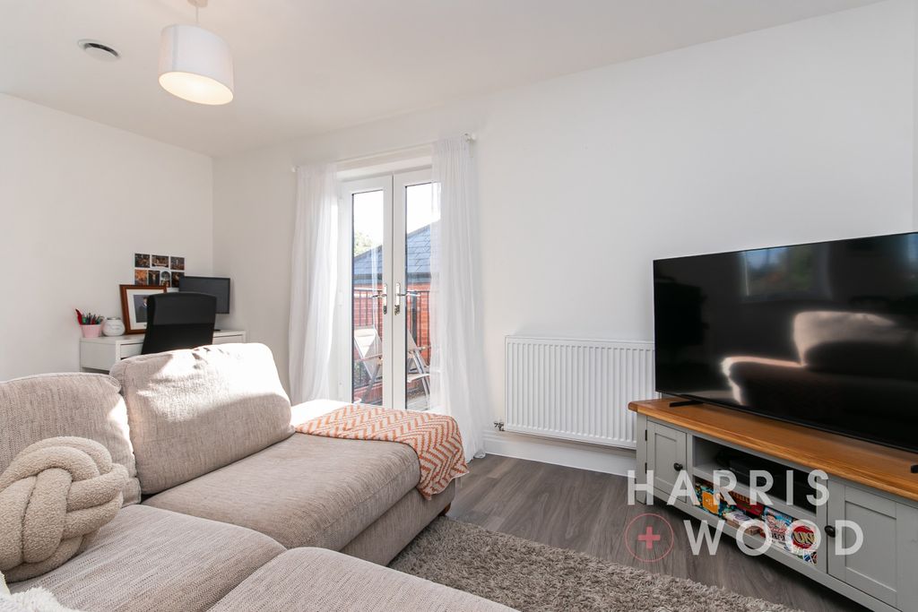 Property photo 3 of 21 4556404