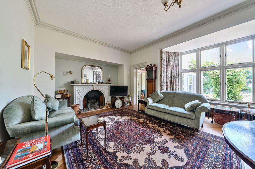 Property photo 3 of 18