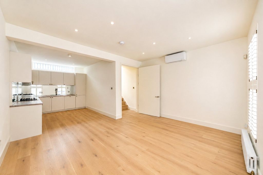 Property photo 1 of 12 Open Plan Living