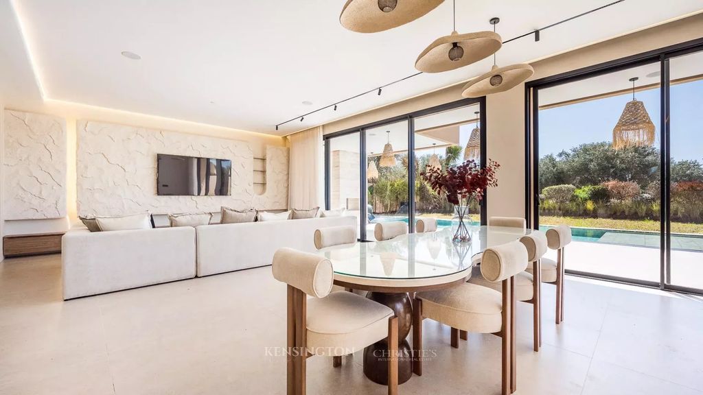 Property photo 3 of 36