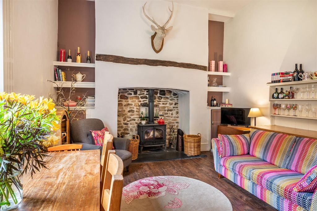 Property photo 3 of 37 8608621-Interior27.Jpg