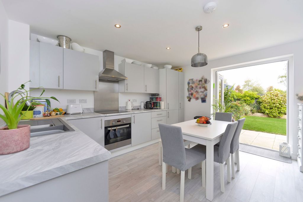 Property photo 2 of 14 Photo 10