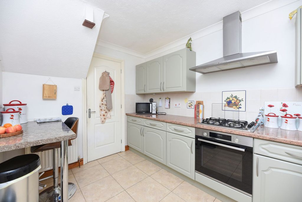 Property photo 3 of 14