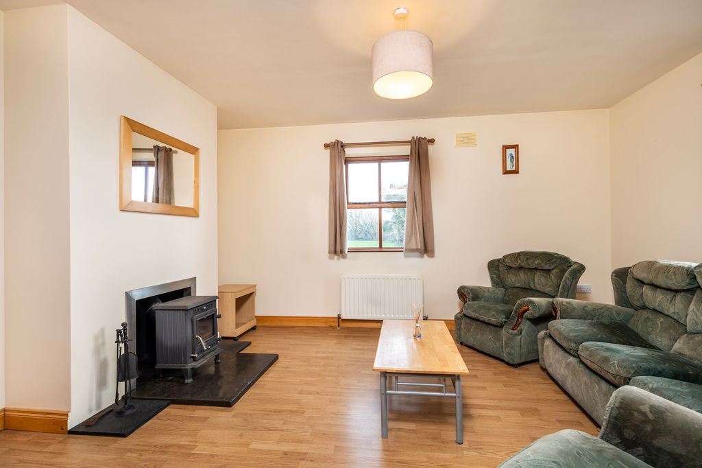 Property photo 3 of 49