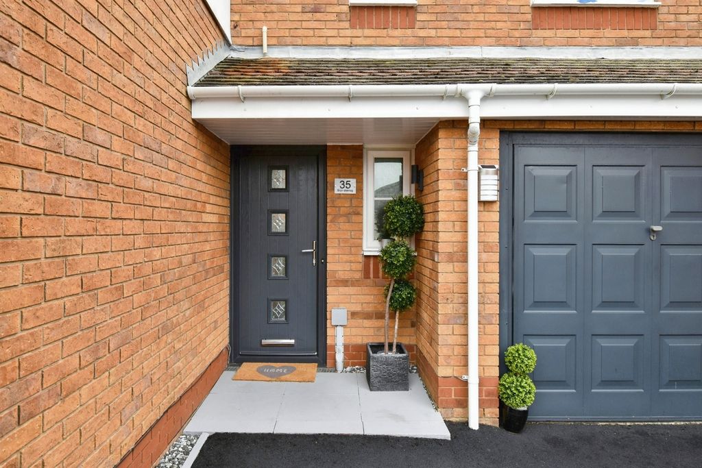 Property photo 2 of 31 Pbox-Img.Jpg