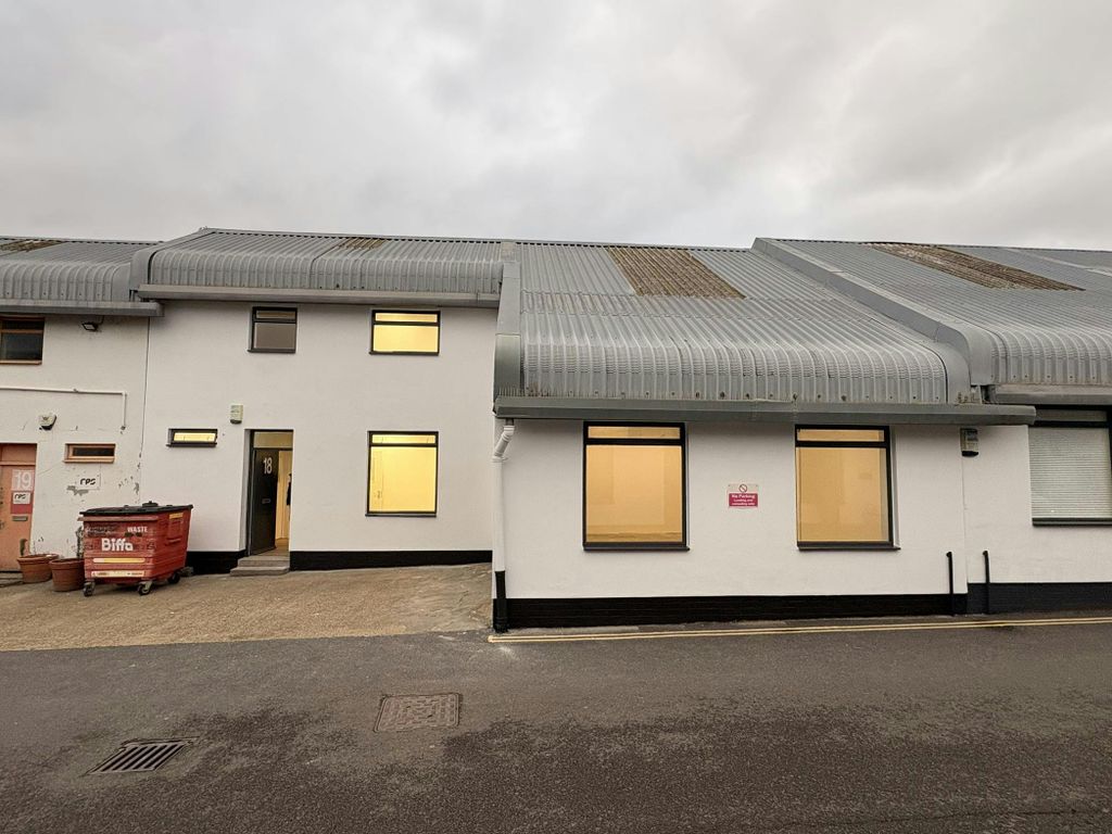 Property photo 2 of 10 Brook Lane Unit 18 - (2).Jpg