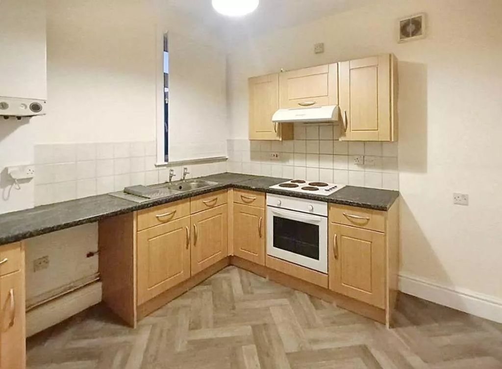 Property photo 1 of 8 Kitchen