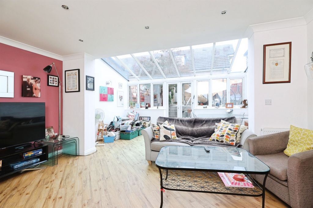 Property photo 3 of 17