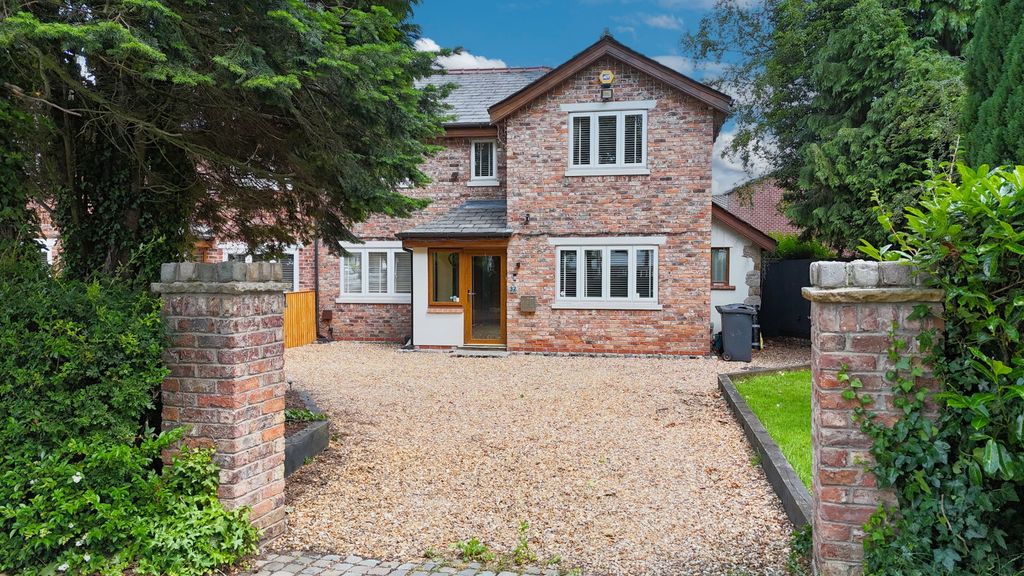 Property photo 2 of 33
