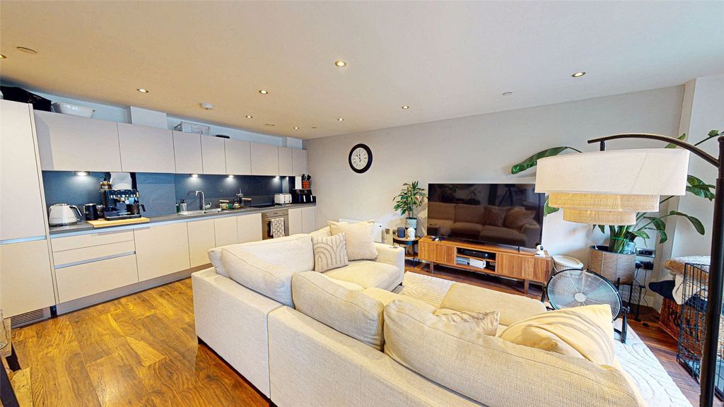 Property photo 3 of 15 Picture No. 02