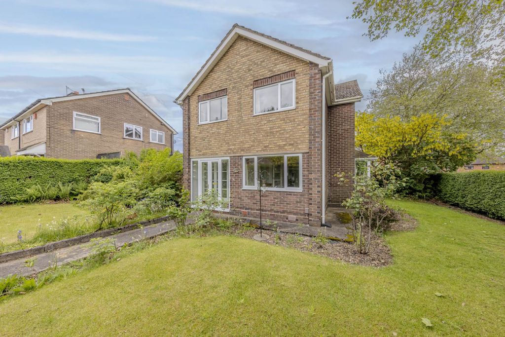 Property photo 1 of 32