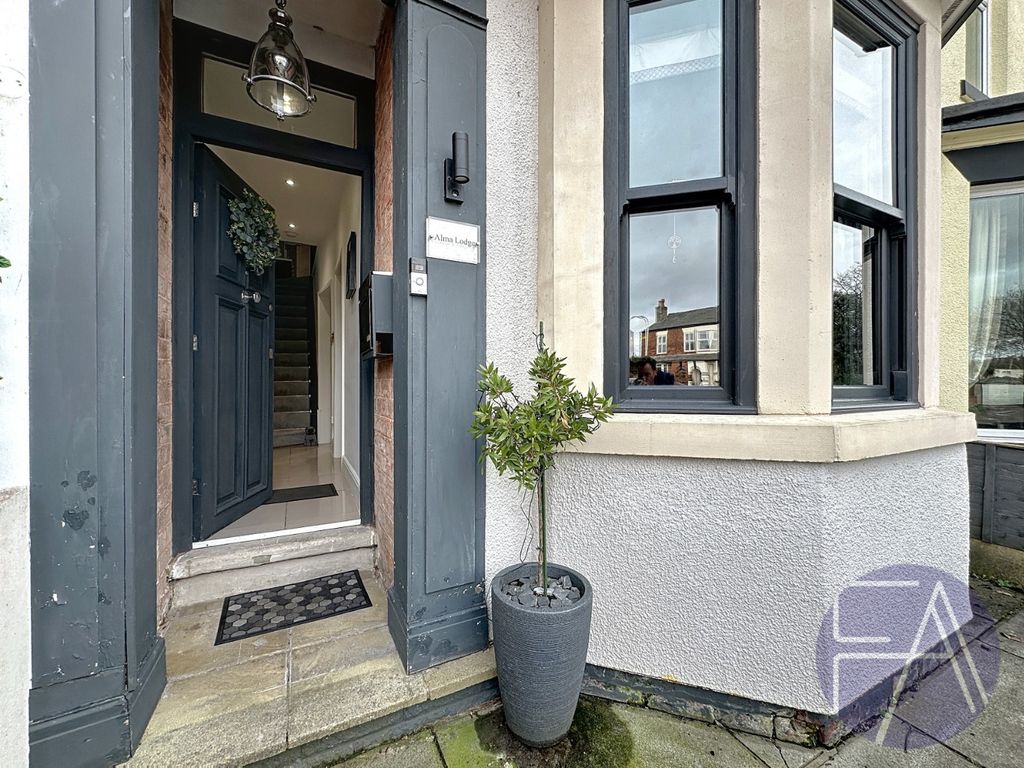 Property photo 2 of 32 4574903