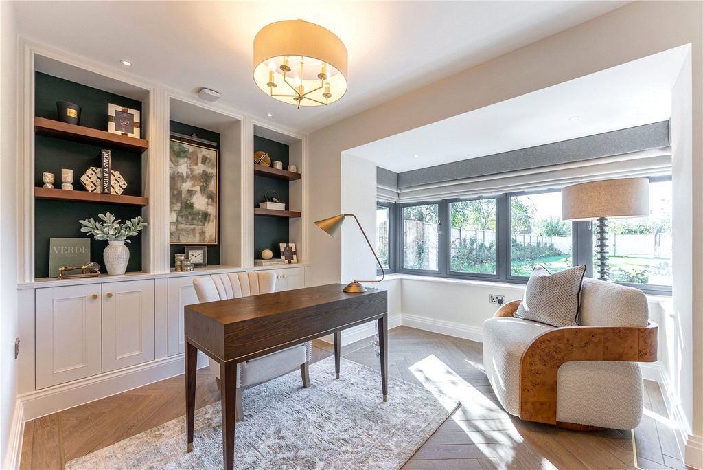 Property photo 3 of 21 Show Home