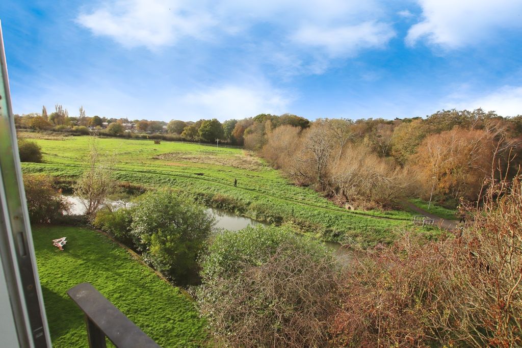 Property photo 3 of 19 4654914