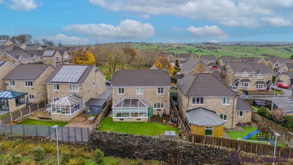 Property photo 2 of 33