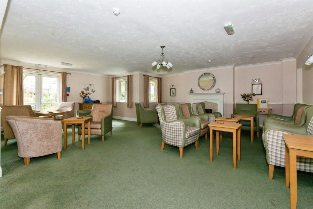 Property photo 2 of 14