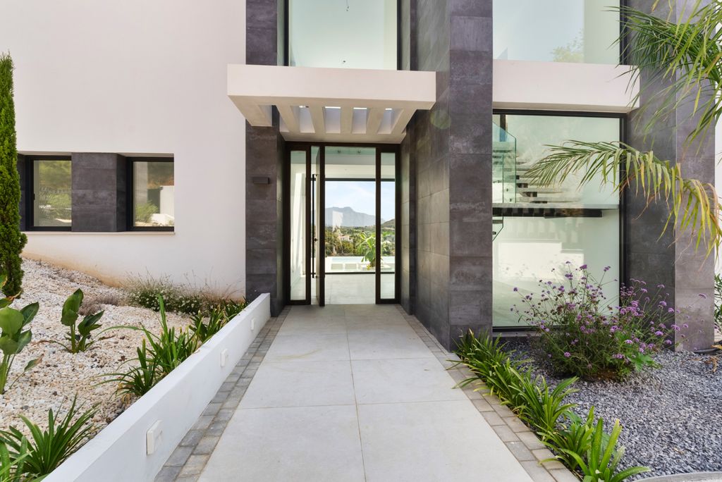 Property photo 2 of 42 Photo 1