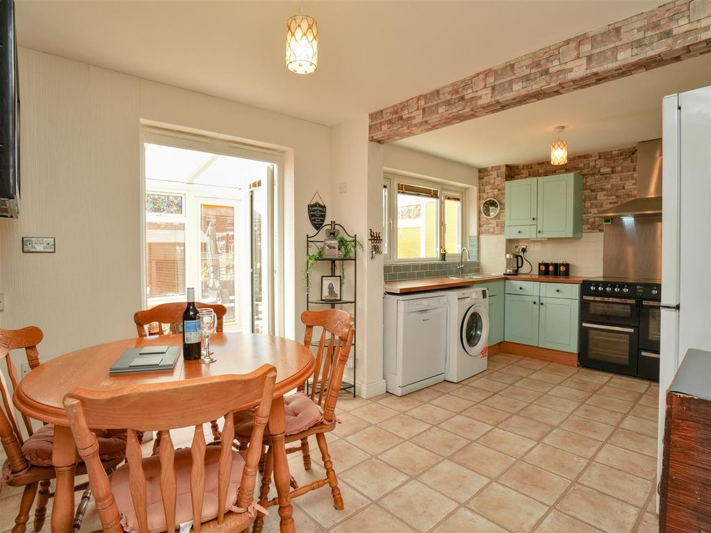 Property photo 1 of 23 Kitchen Diner