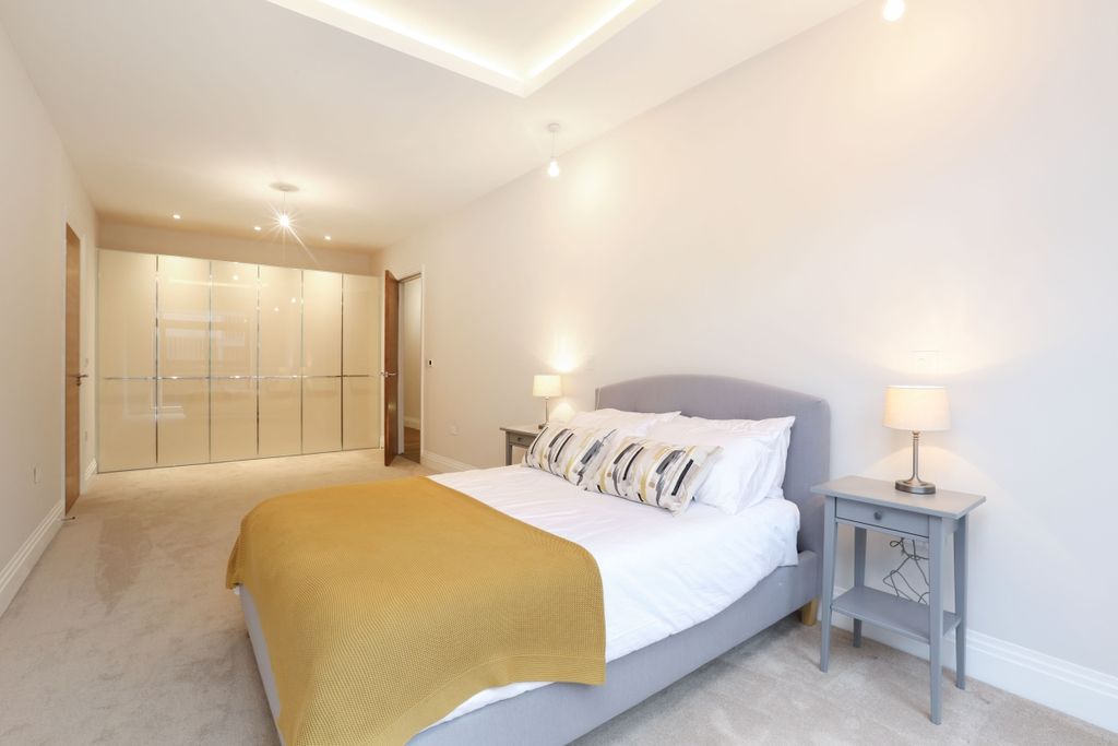 Property photo 3 of 13 77Mh, 2 Bed (15)