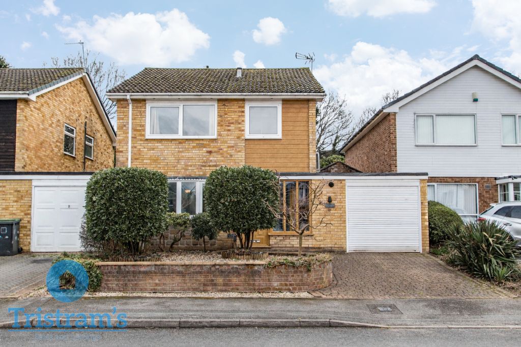 Property photo 1 of 32