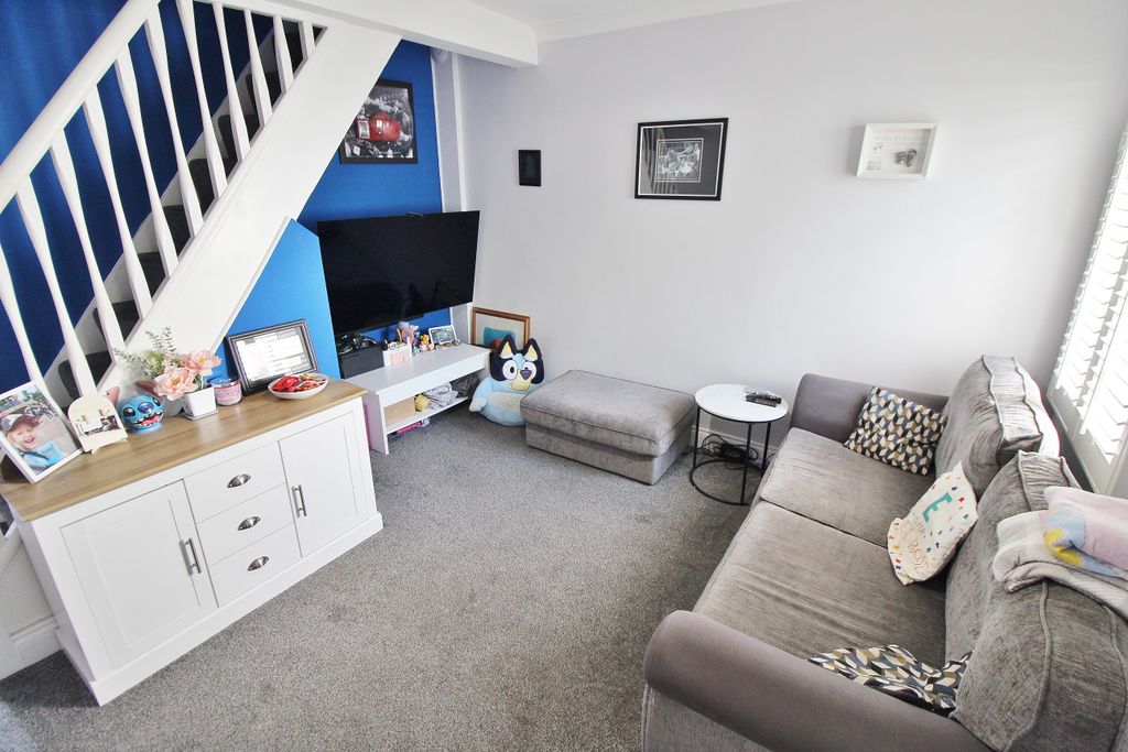 Property photo 3 of 14