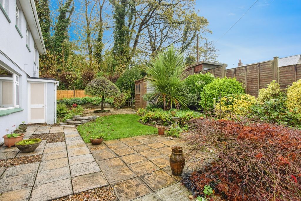 Property photo 3 of 17 Photo