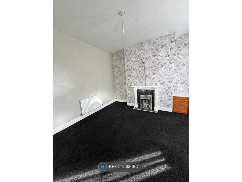 Property photo 2 of 8 Lounge