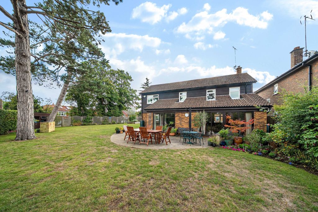 Property photo 2 of 26