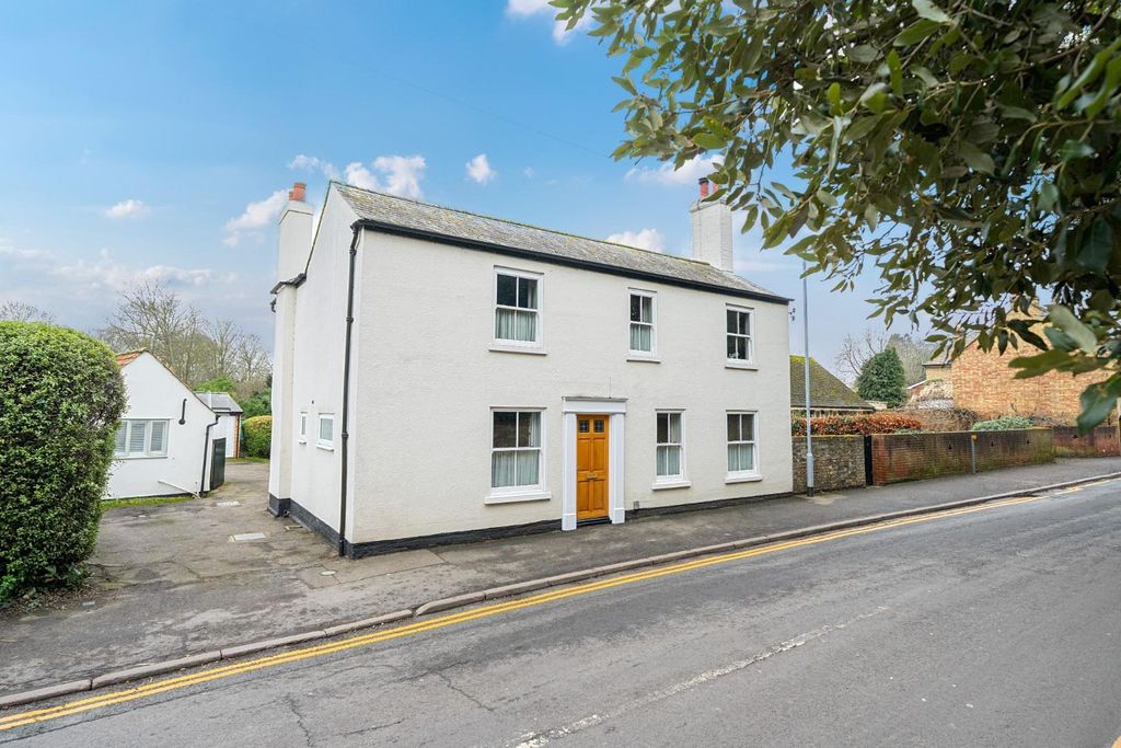 Property photo 1 of 40 9 High Street Front Edited.Jpg