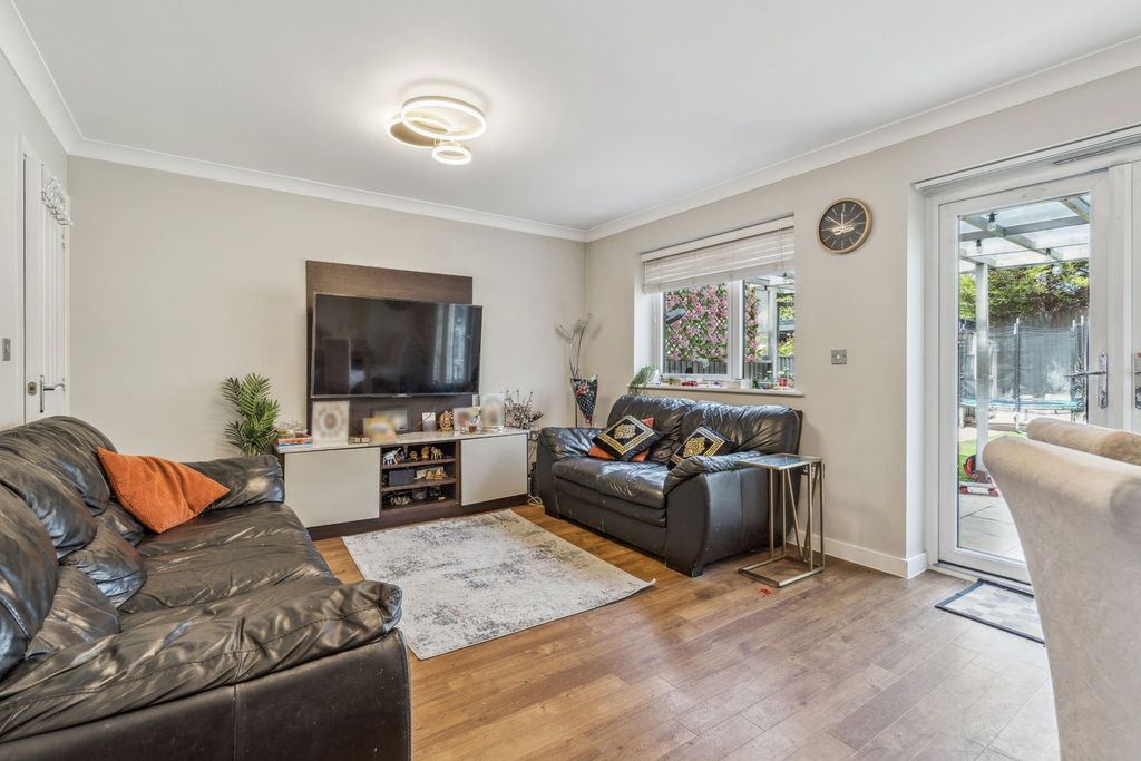 Property photo 3 of 20