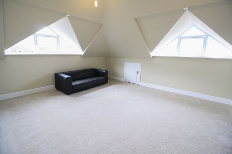 Property photo 3 of 7 Photo 5