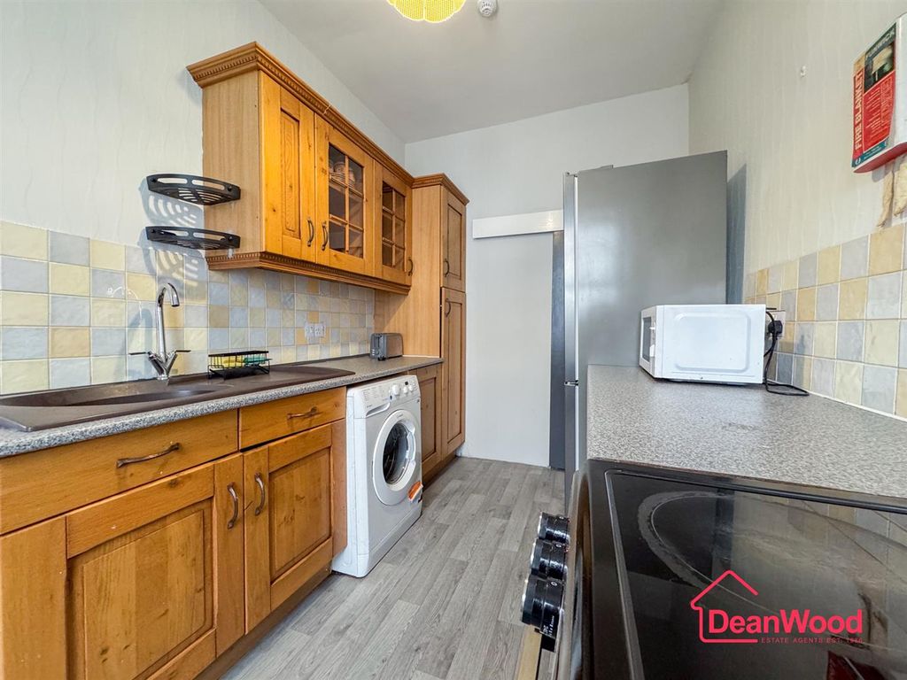 Property photo 2 of 11 Untitled-589.Jpg