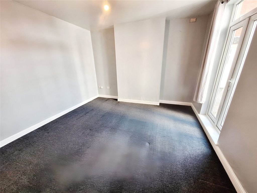 Property photo 3 of 27 Dining Room