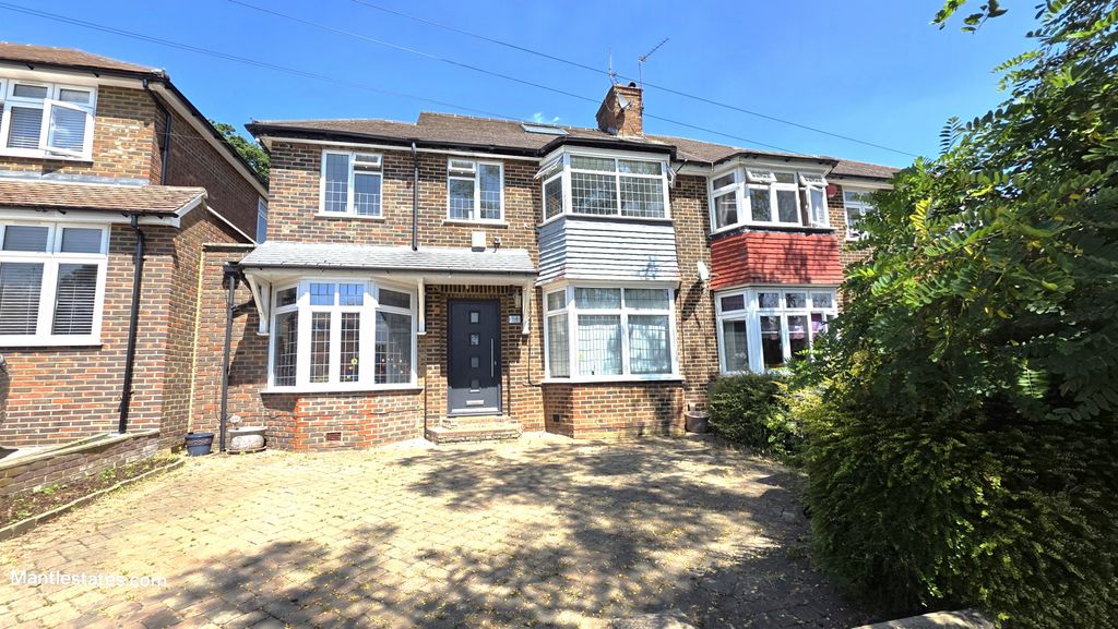 Property photo 1 of 23 4 Bedroom Semi-Detached House