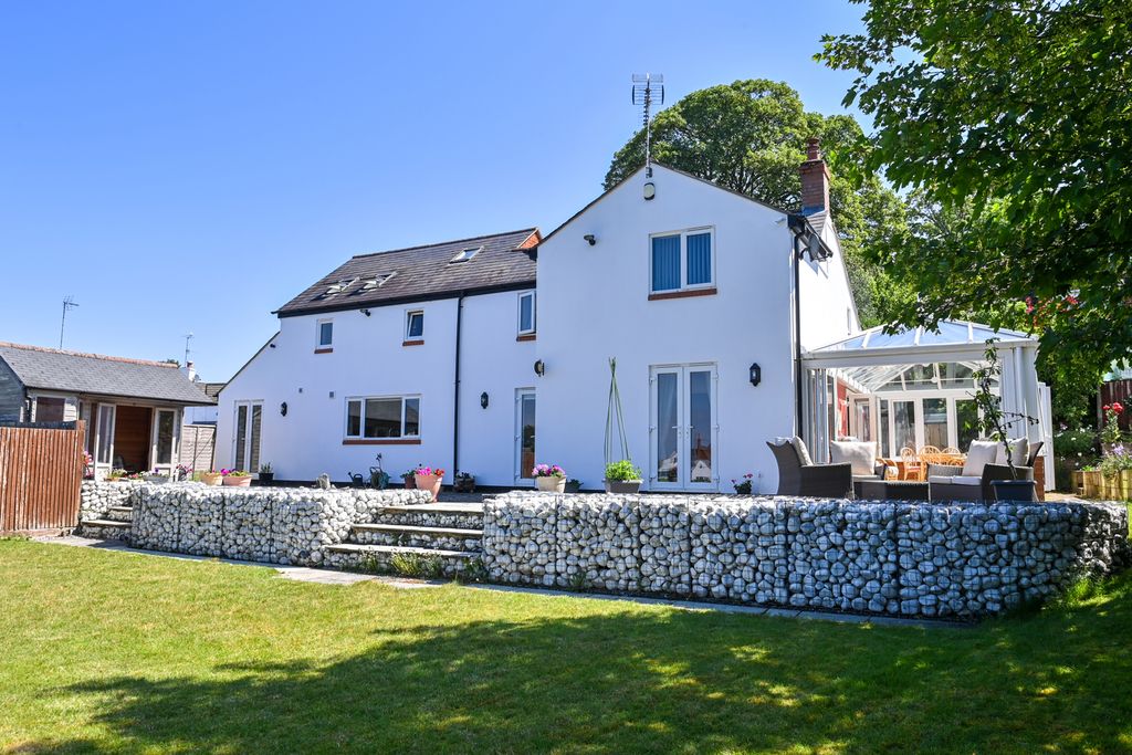 Property photo 1 of 31