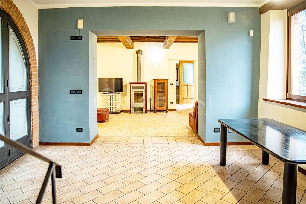 Property photo 3 of 43