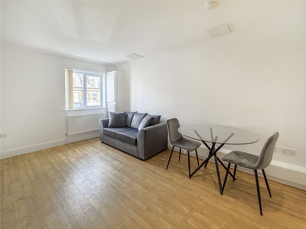 Property photo 2 of 8 Reception Room