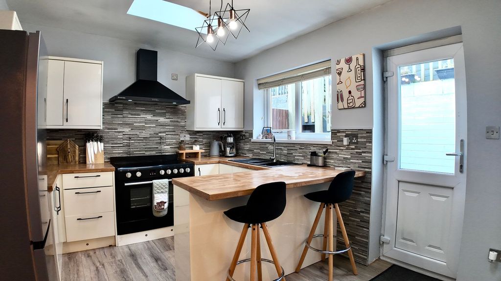 Property photo 3 of 30