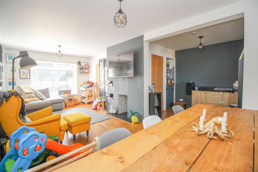 Property photo 2 of 16 Img_9383.Jpg