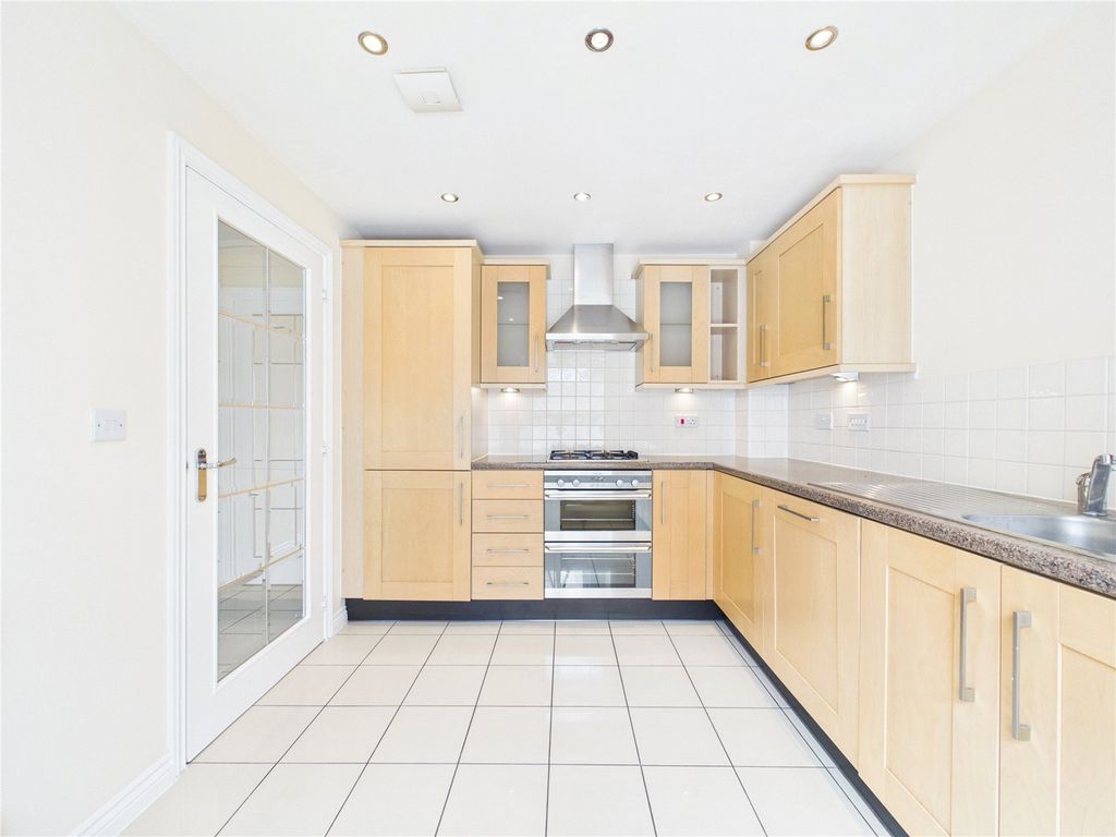 Property photo 2 of 39 Picture No. 82
