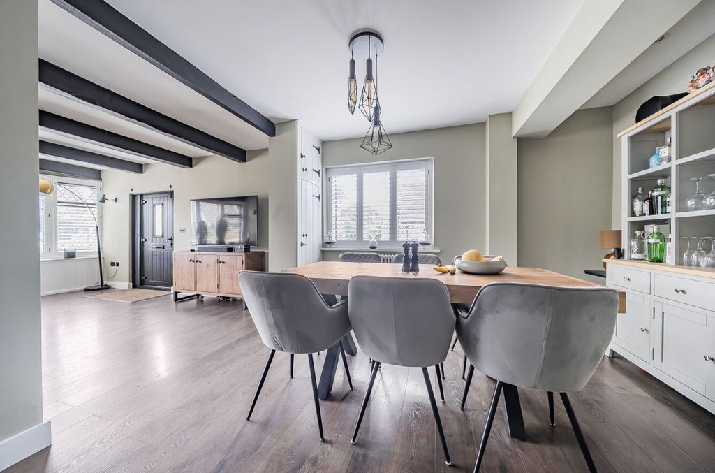 Property photo 3 of 26