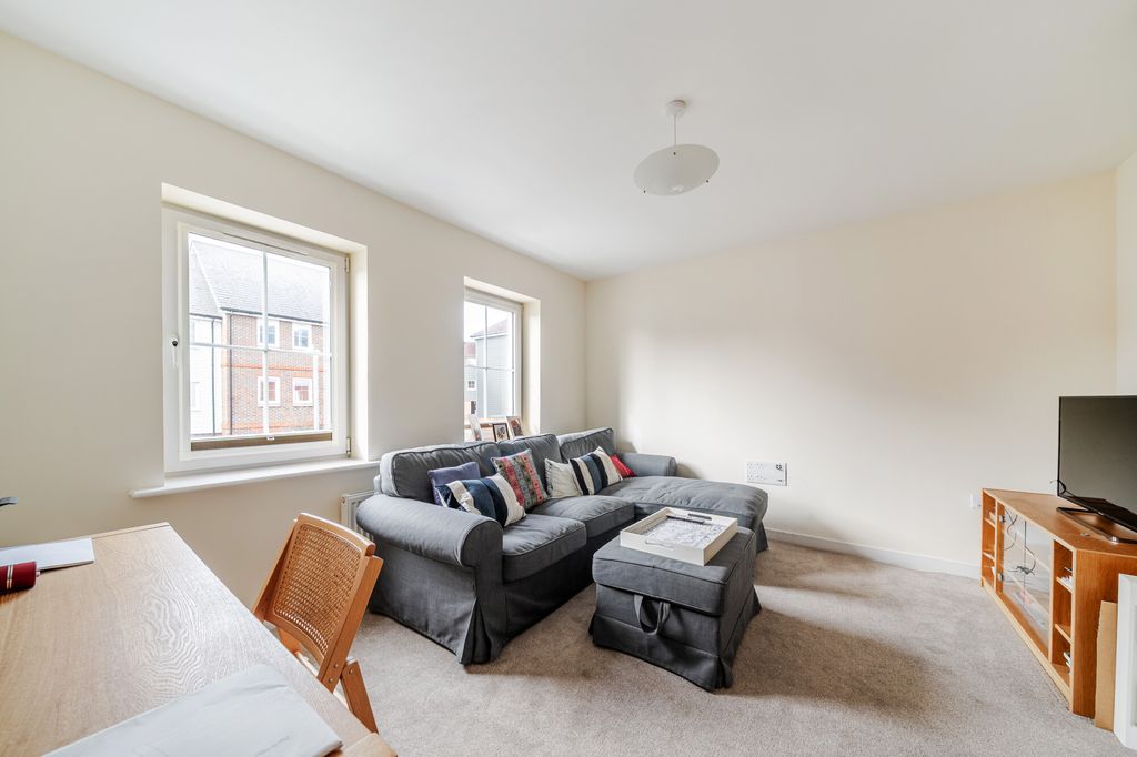 Property photo 3 of 8 Sitting Room