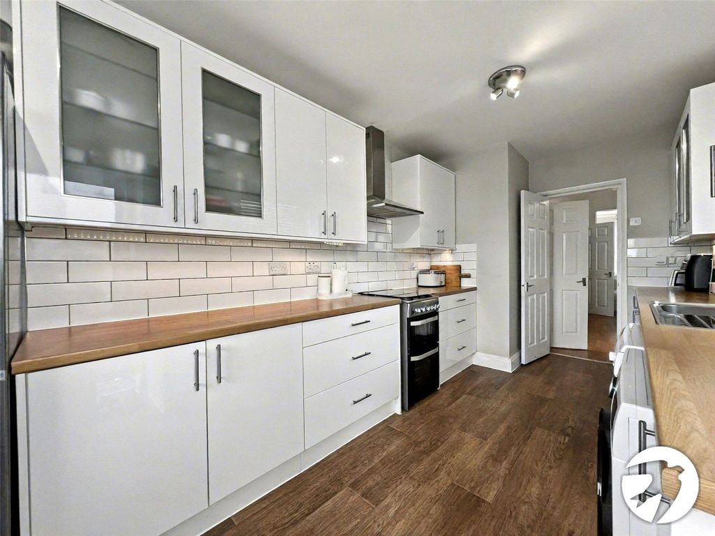 Property photo 3 of 13 Kitchen