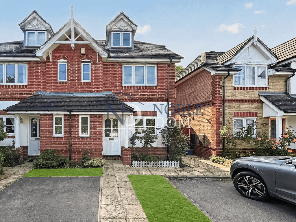Property photo 1 of 16 4 Bedroom 2 Bathroom Semi-Detached House In Whitton
