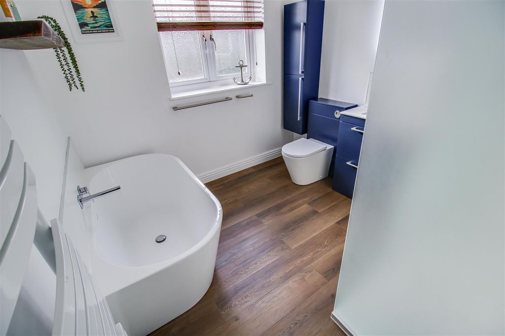 Additional image 12 of 5 bed detached house for saleValley Road, Dewsbury WF12